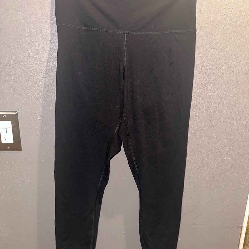 Everlane women’s perform Black Leggings Large